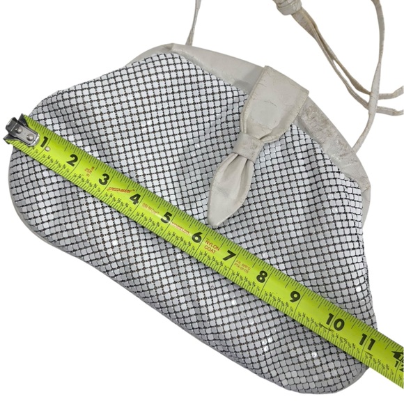 Vintage White Metal Mesh Clutch Purse - Picture 12 of 15